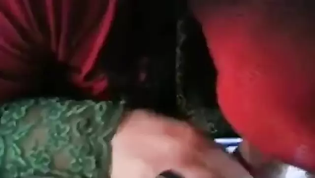 Реальное порно с турчанкой в одежде